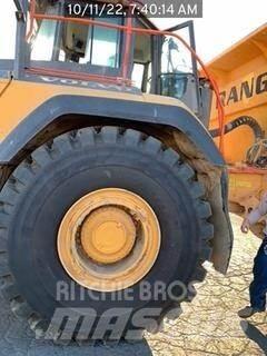 Volvo A60H 鉸接式起吊車