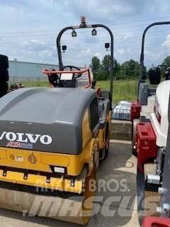 Volvo CR30B 複合式滾壓機