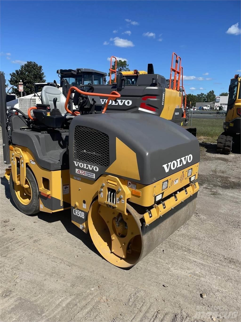 Volvo CR30B 複合式滾壓機
