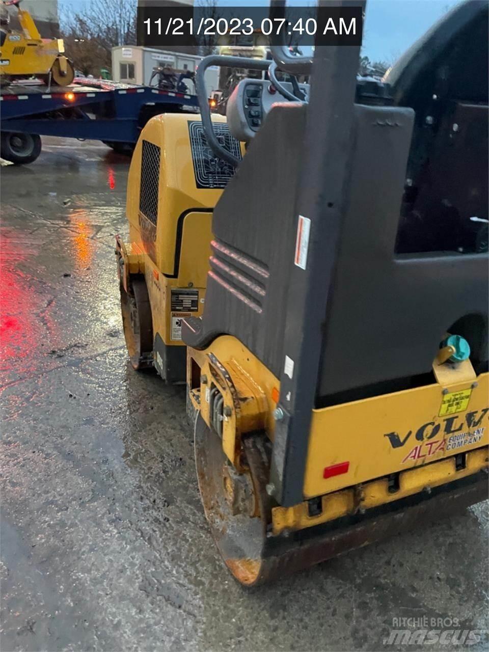 Volvo DD15 雙輪滾壓機