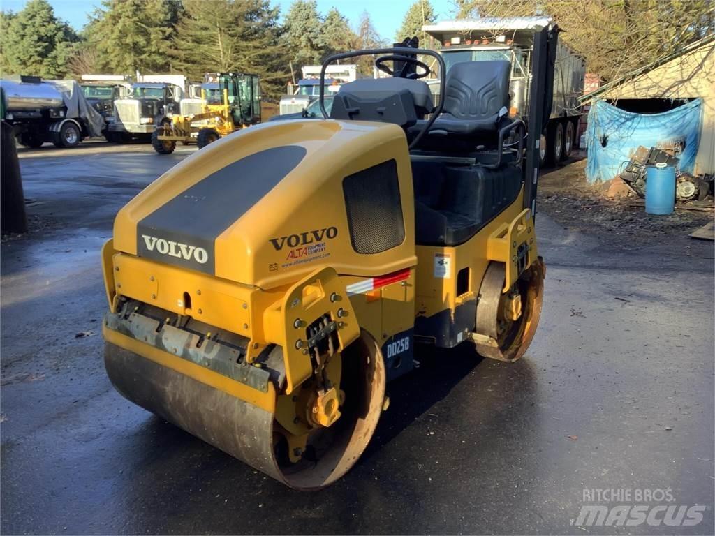 Volvo DD25B 雙輪滾壓機