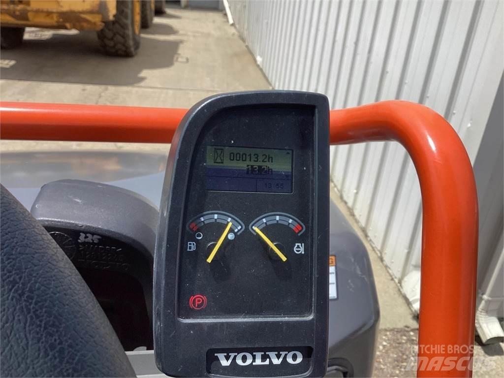 Volvo DD30B 雙輪滾壓機