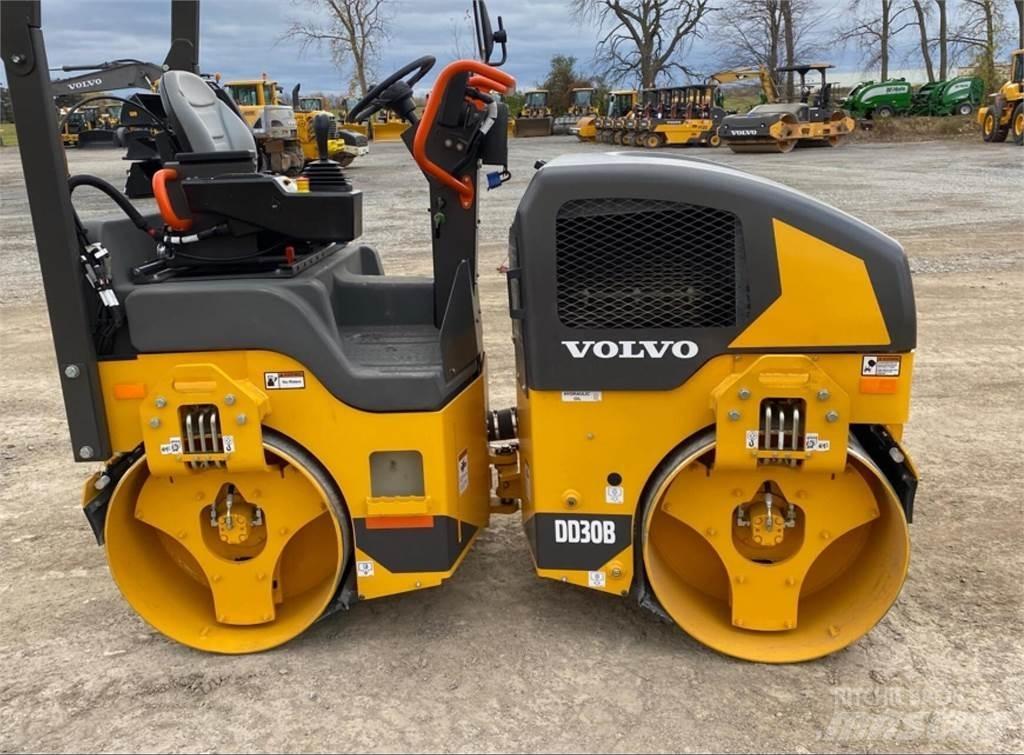 Volvo DD30B 雙輪滾壓機