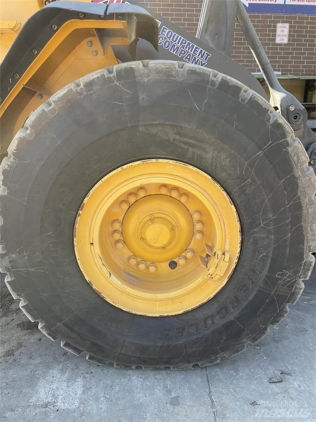 Volvo L110H 輪胎式裝載機