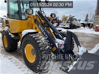 Volvo L25 輪胎式裝載機