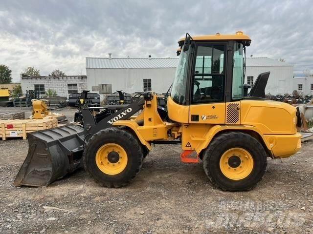 Volvo L30G 輪胎式裝載機