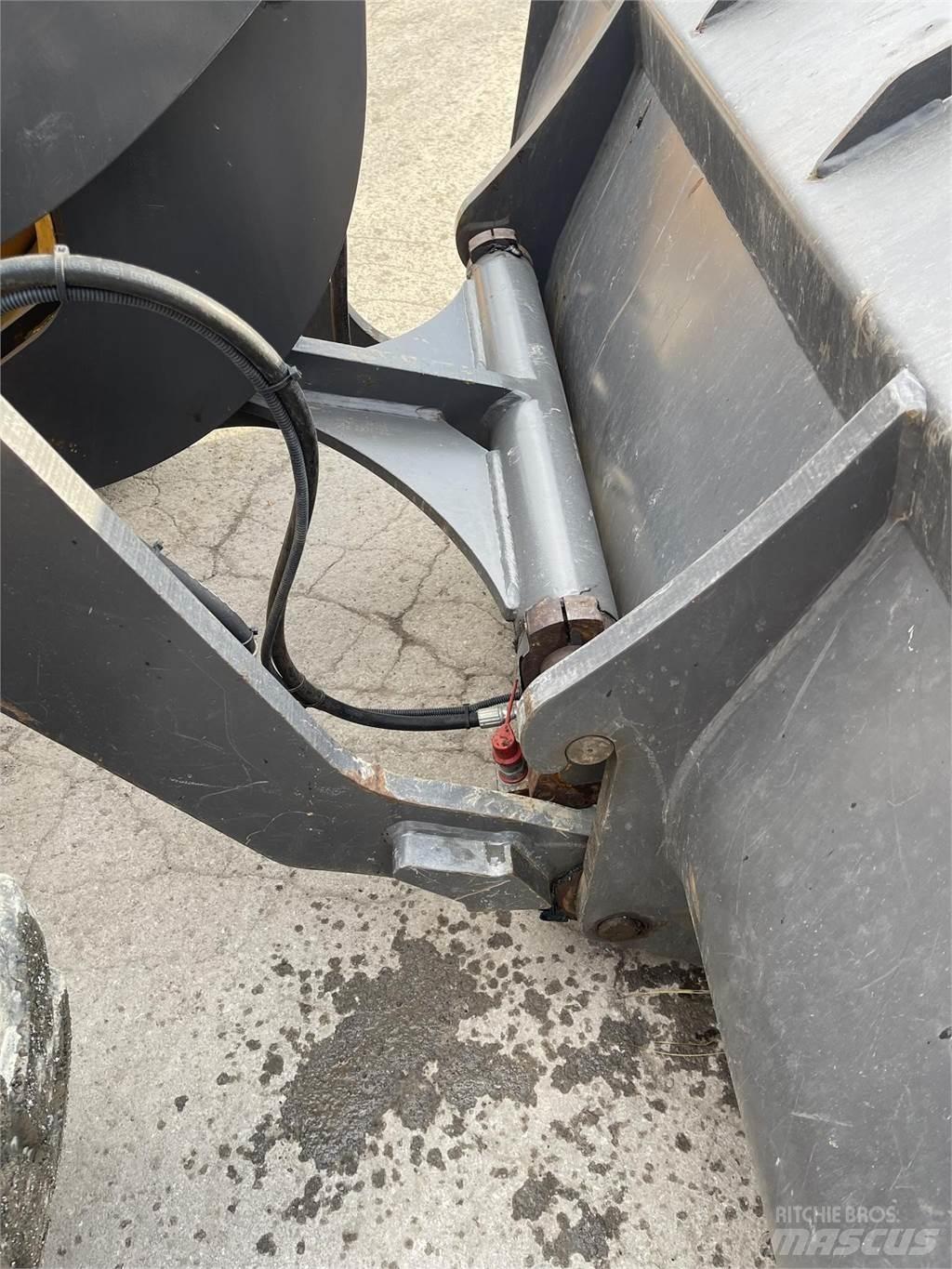 Volvo L30G 輪胎式裝載機