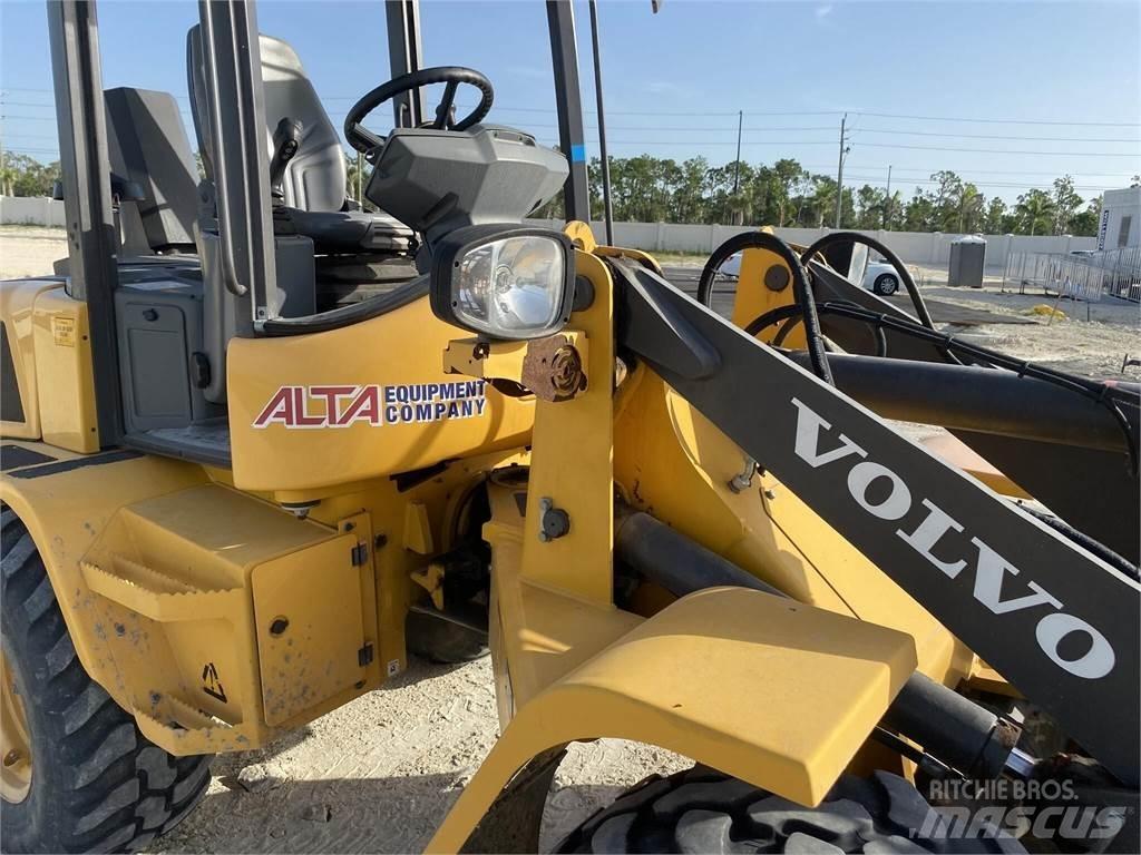 Volvo L30GS 輪胎式裝載機