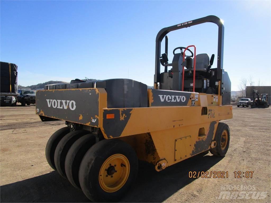 Volvo PT125C 膠輪滾壓機