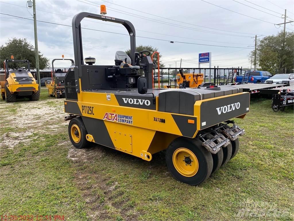 Volvo PT125C 膠輪滾壓機