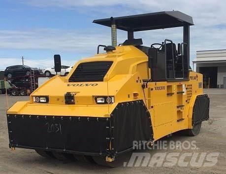 Volvo PTR240 膠輪滾壓機