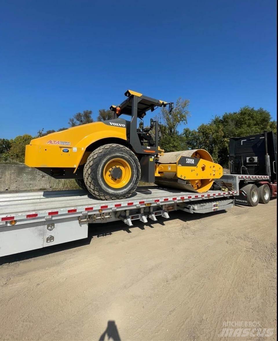 Volvo SD115B 雙輪滾壓機