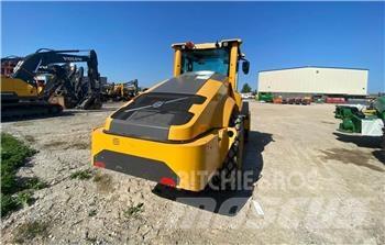 Volvo SD115B 雙輪滾壓機