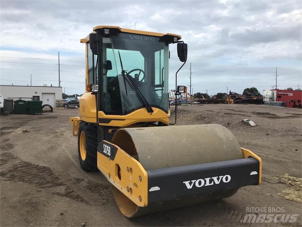 Volvo SD75B 雙輪滾壓機
