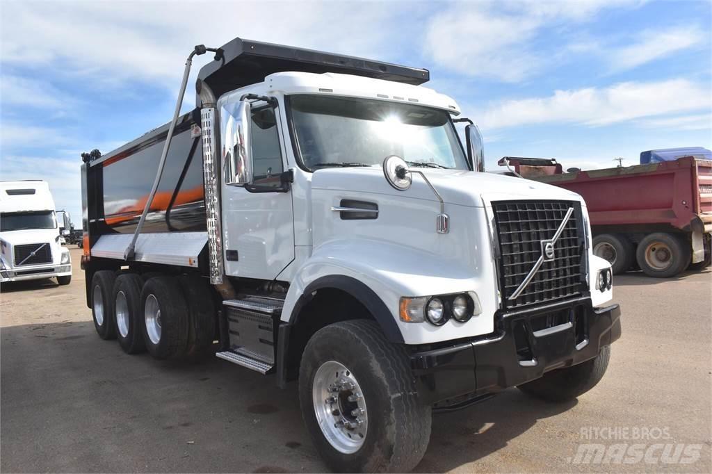 Volvo VHD84B300 傾卸式卡車
