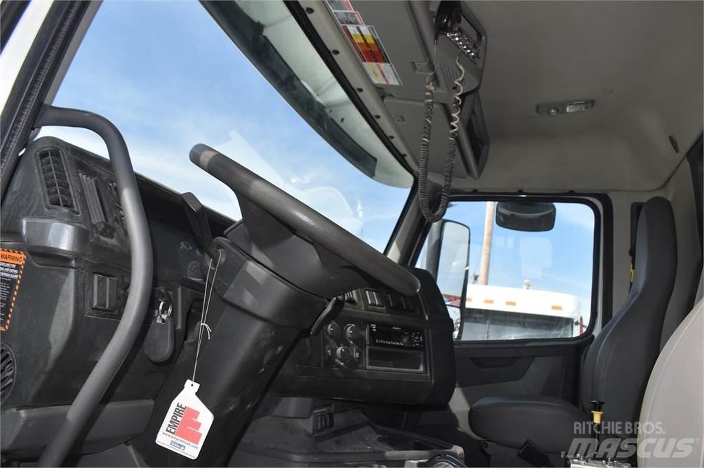 Volvo VHD84B300 傾卸式卡車