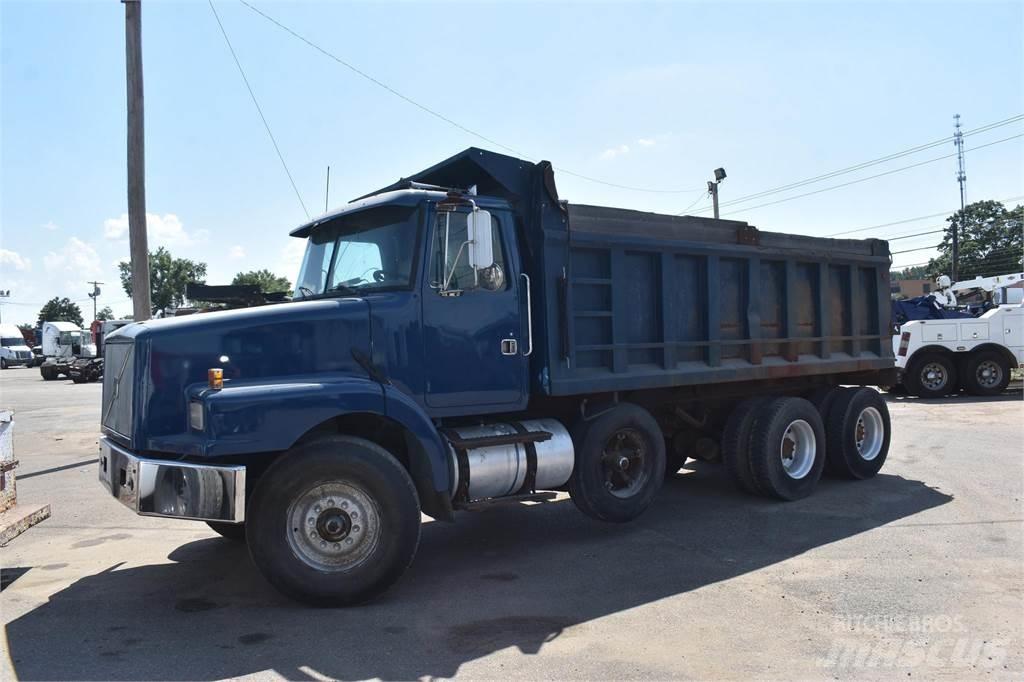 Volvo WG64T 傾卸式卡車