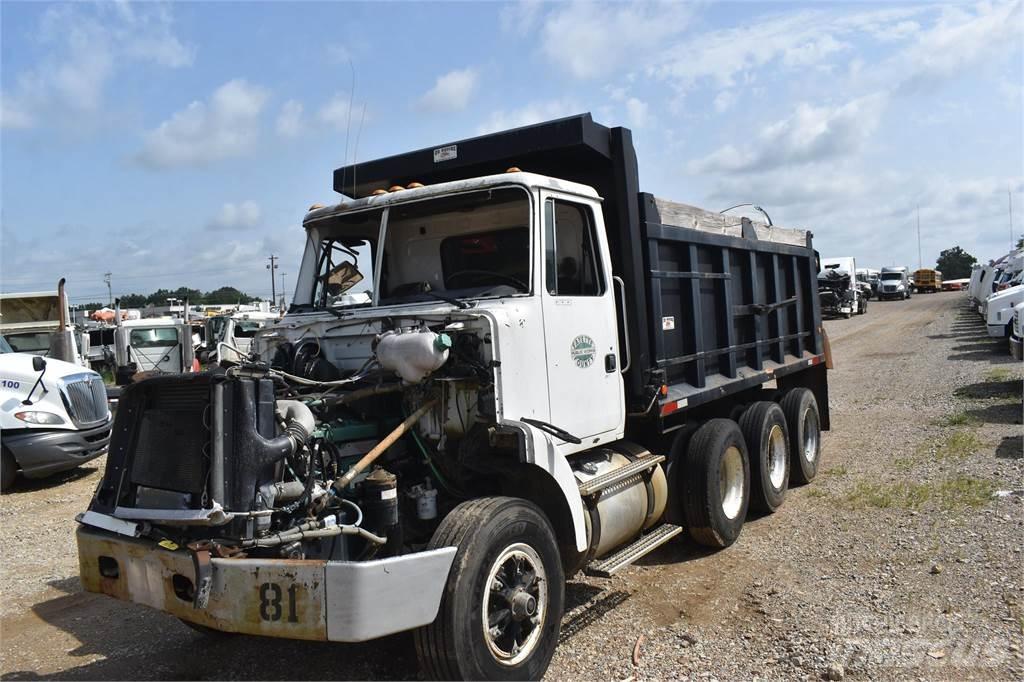 Volvo WG84B 傾卸式卡車