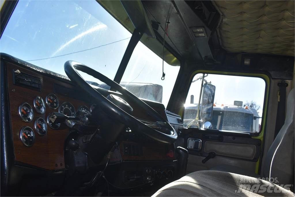 Western Star 4900 傾卸式卡車