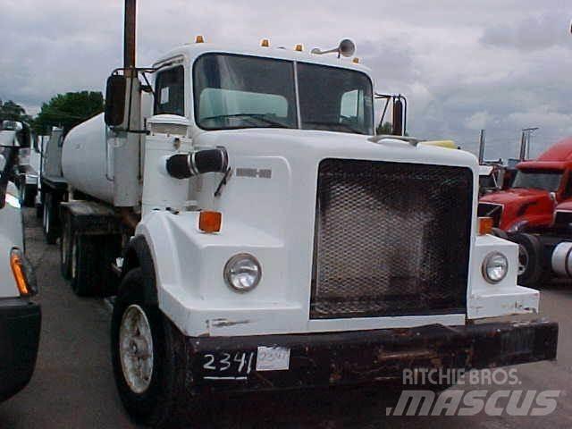 Western Star 6964F 運油車