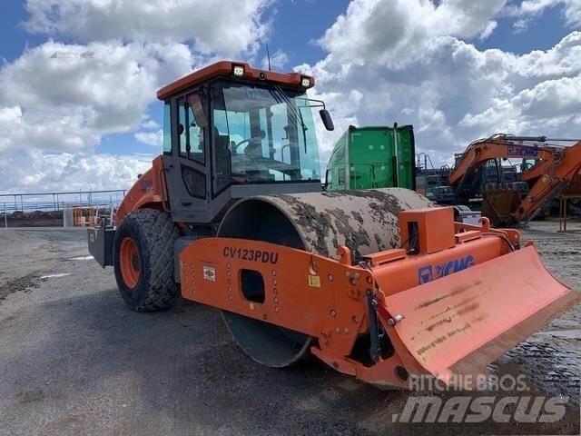 XCMG CV123PDU 雙輪滾壓機