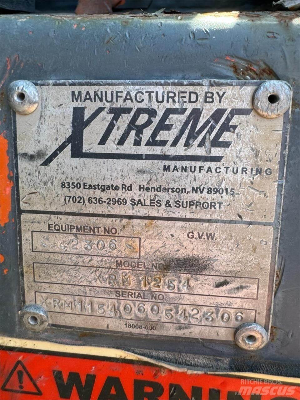 Xtreme MFG XRM1254 伸縮臂操作車