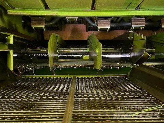 CLAAS Mega 208 聯合收穫機