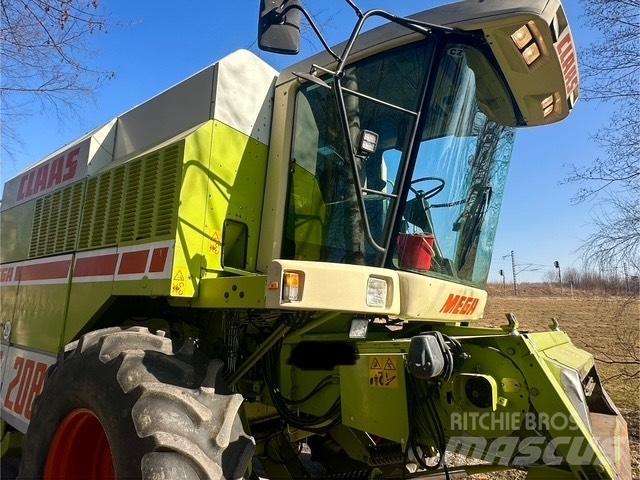 CLAAS Mega 208 聯合收穫機
