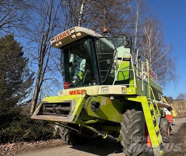CLAAS Mega 208 聯合收穫機