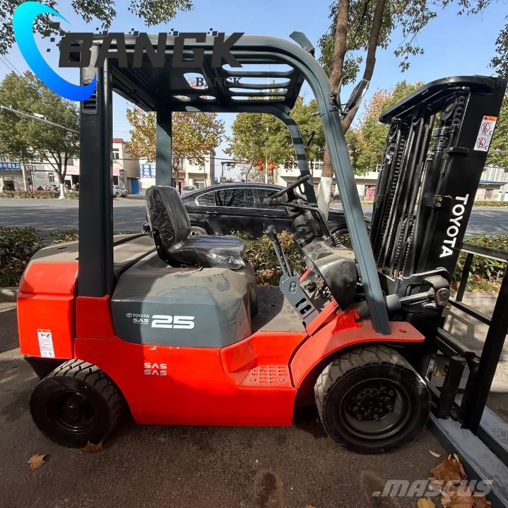 Toyota 8 F25 柴油卡車