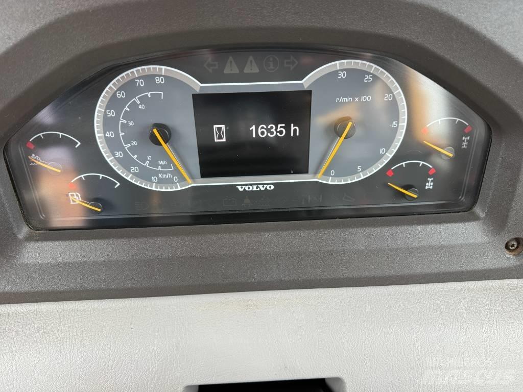 Volvo A 30 G 鉸接式起吊車