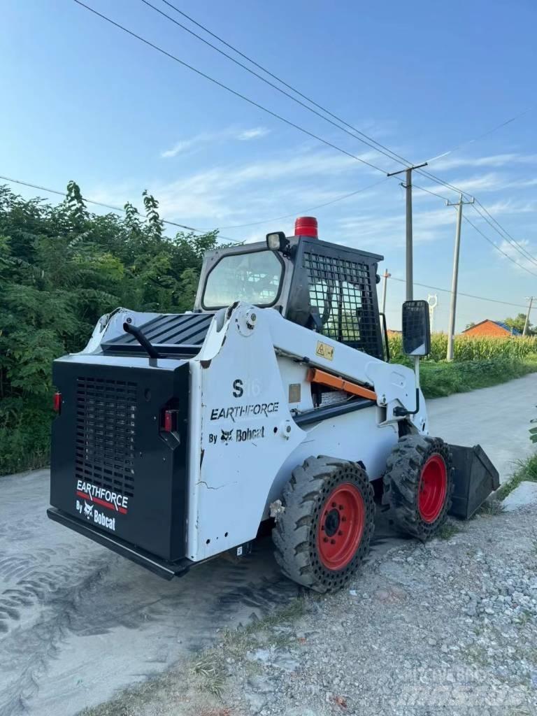 Bobcat S16 滑移轉向裝載機