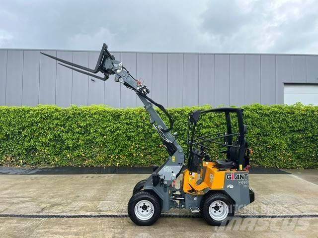 Knikmops KM180 輪胎式裝載機