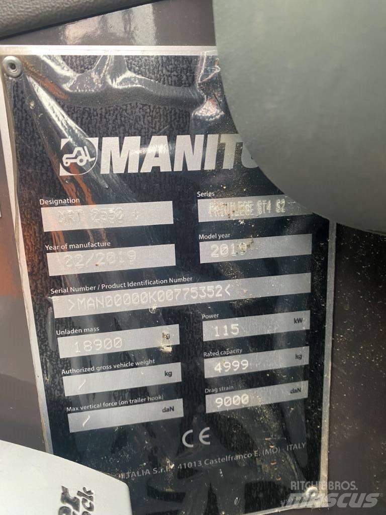 Manitou MRT 2550 伸縮臂操作車