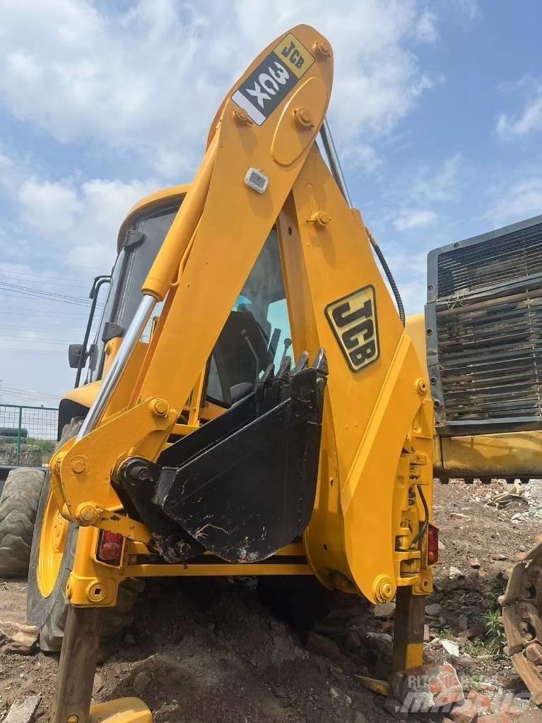 JCB 3cx 反鏟裝載機