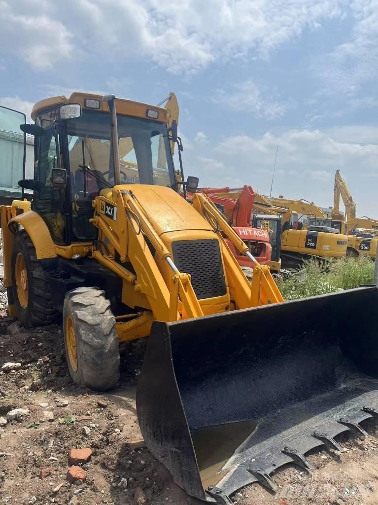 JCB 3cx 反鏟裝載機