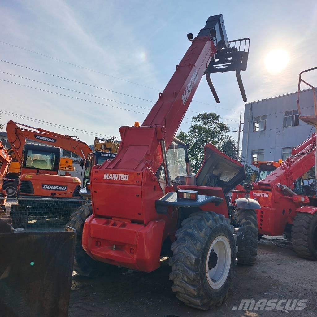Manitou MT 1240 伸縮臂操作車