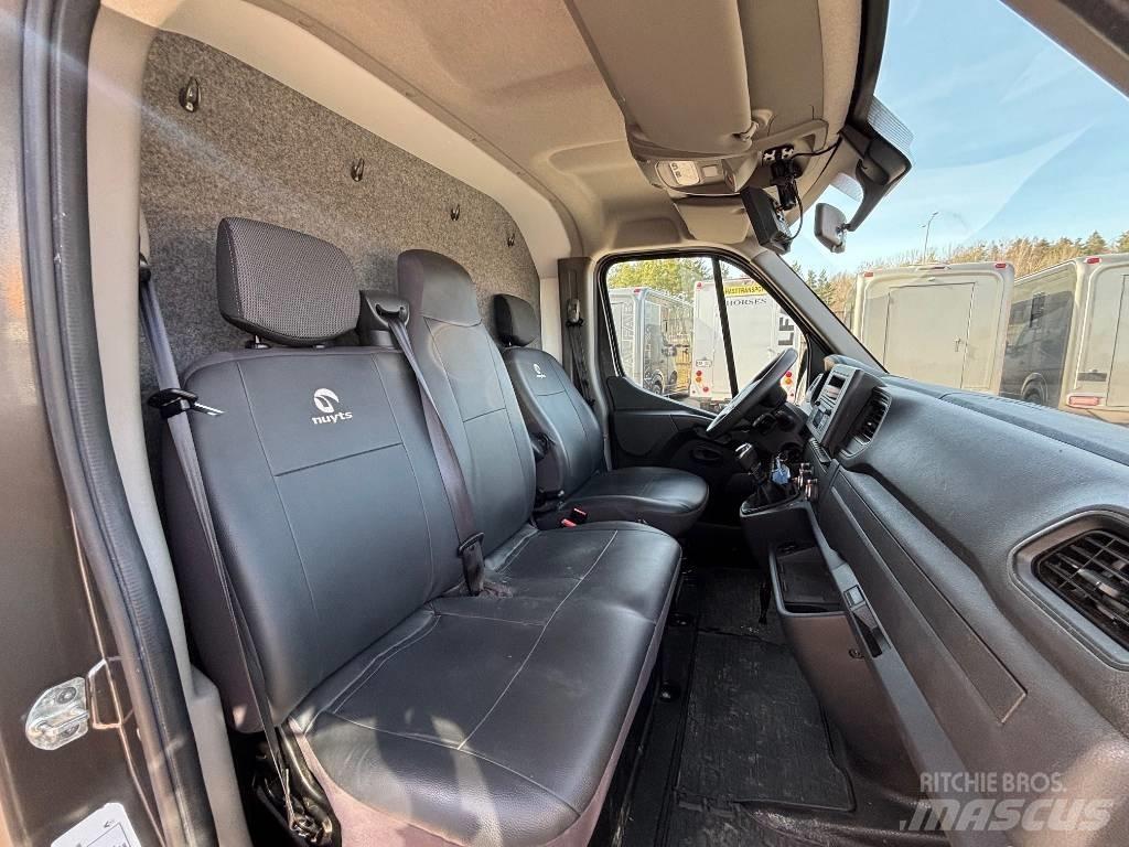 Renault Master 動物運輸貨卡車