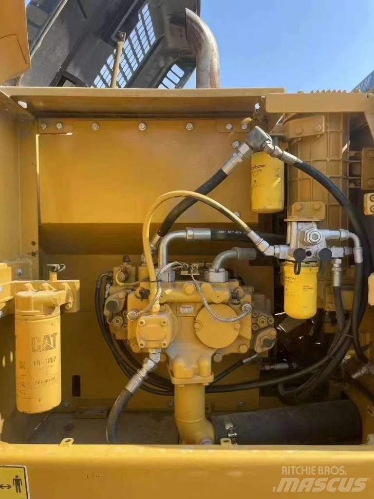 CAT 323D2 履帶式 挖土機/掘鑿機/挖掘機