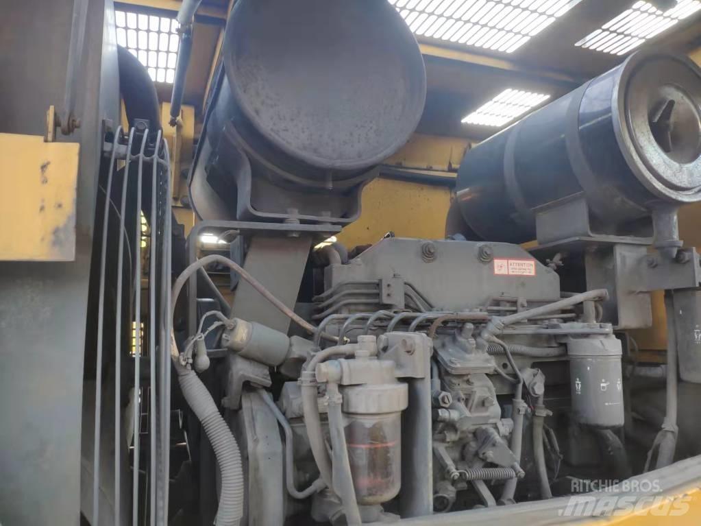 Komatsu WA 320-3 輪胎式裝載機