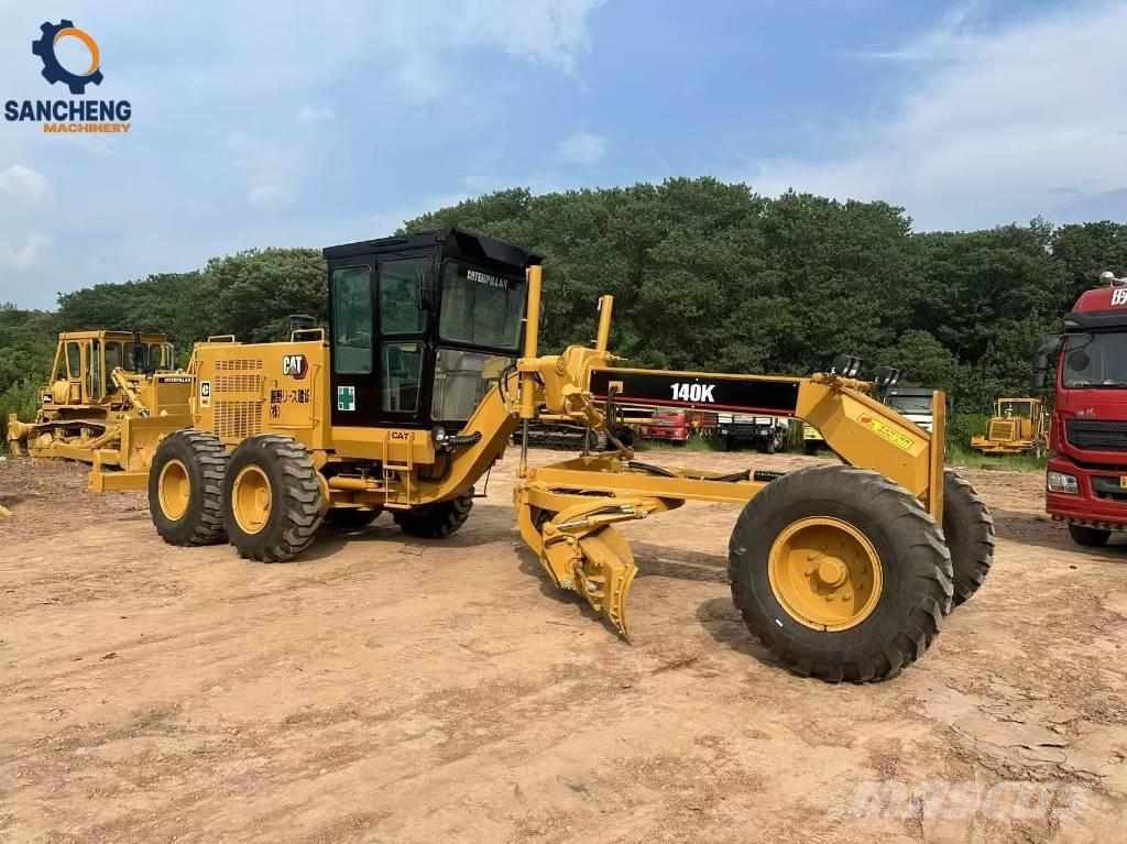 CAT 140 K 平土機