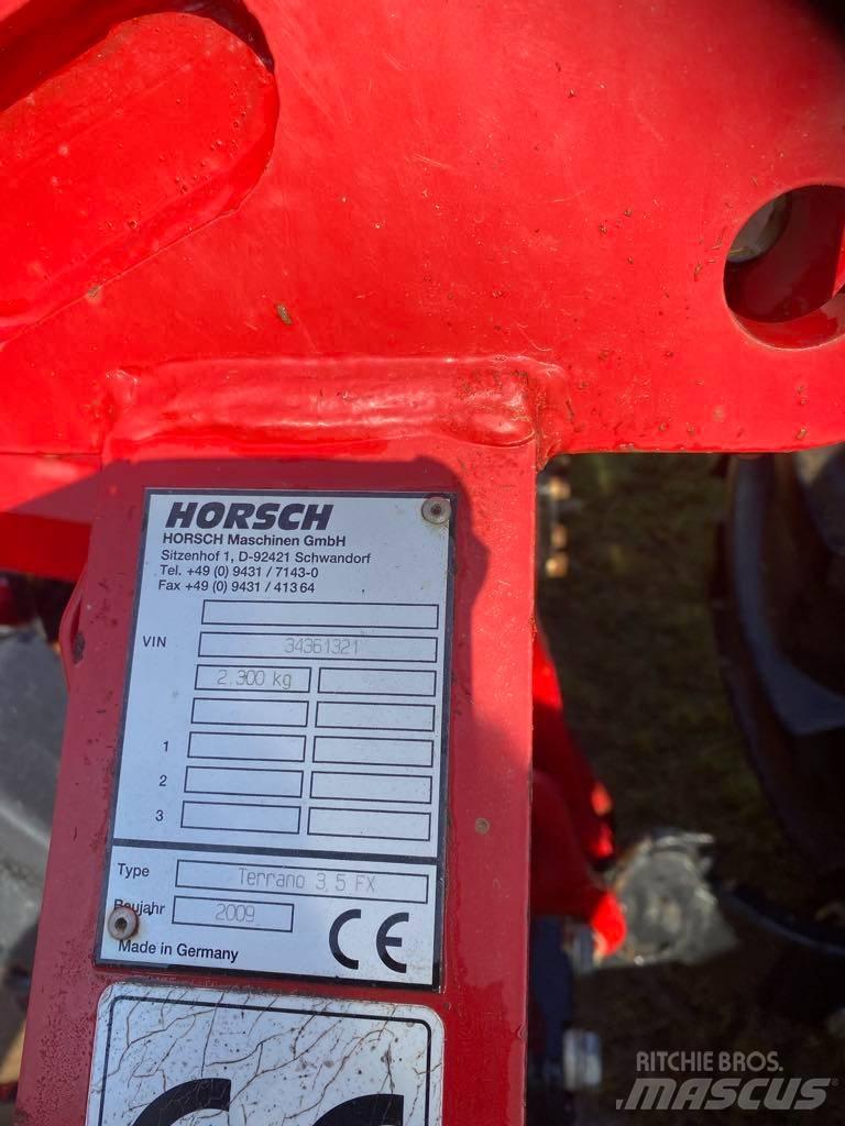 Horsch Terrano 3 FX 中耕管理機