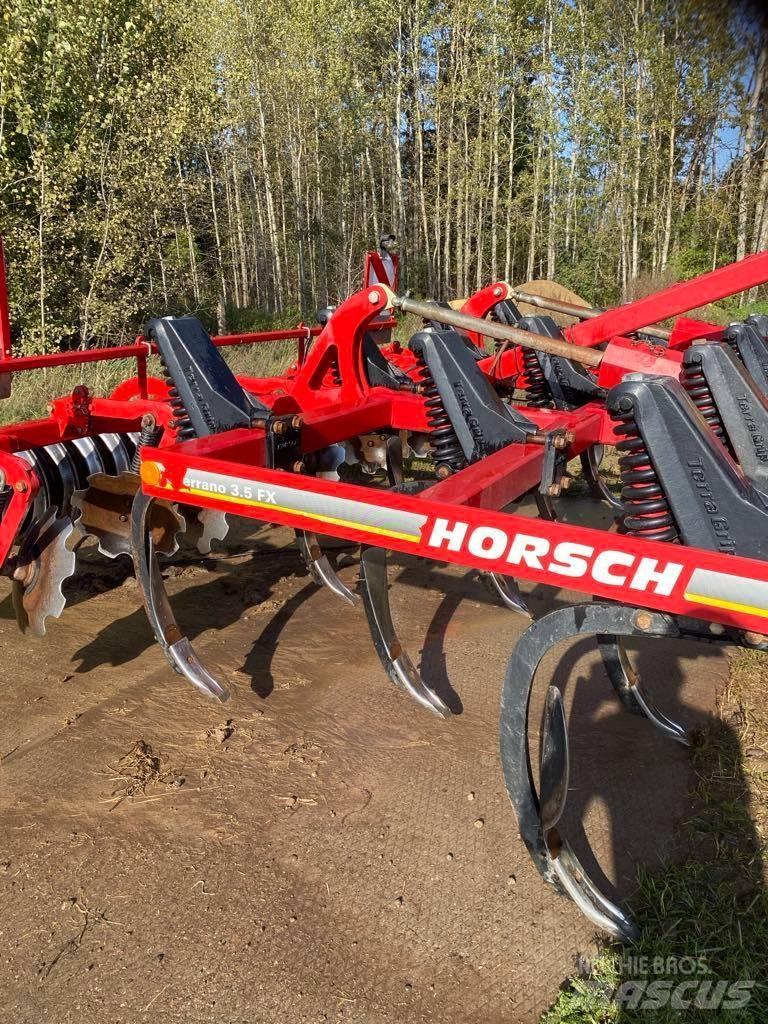 Horsch Terrano 3 FX 中耕管理機