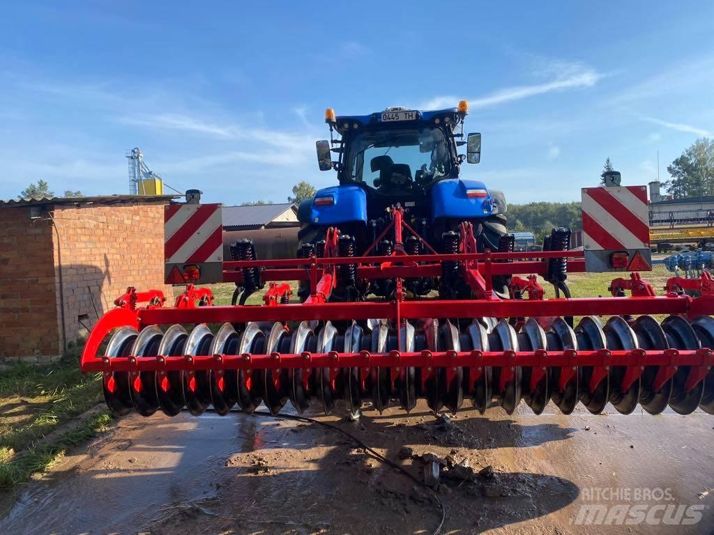 Horsch Terrano 3 FX 中耕管理機