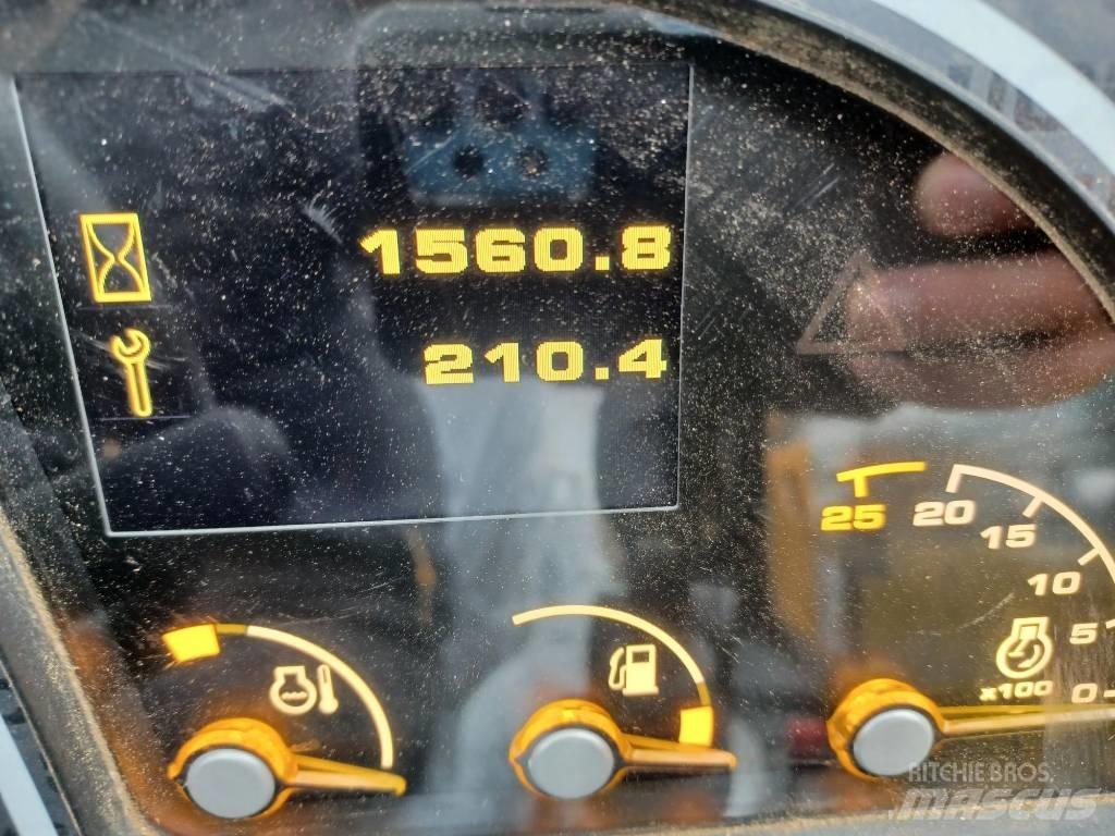 JCB 540-170 伸縮臂操作車