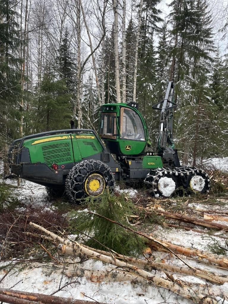 John Deere 1070 G 收穫機