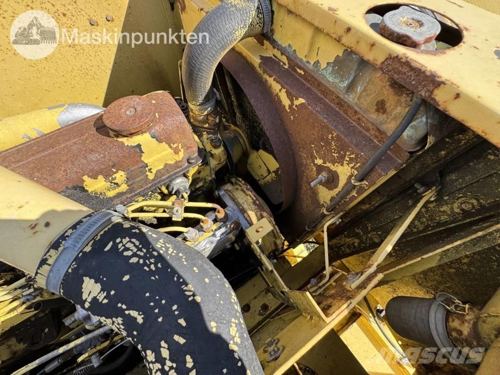 New Holland 1530 聯合收穫機