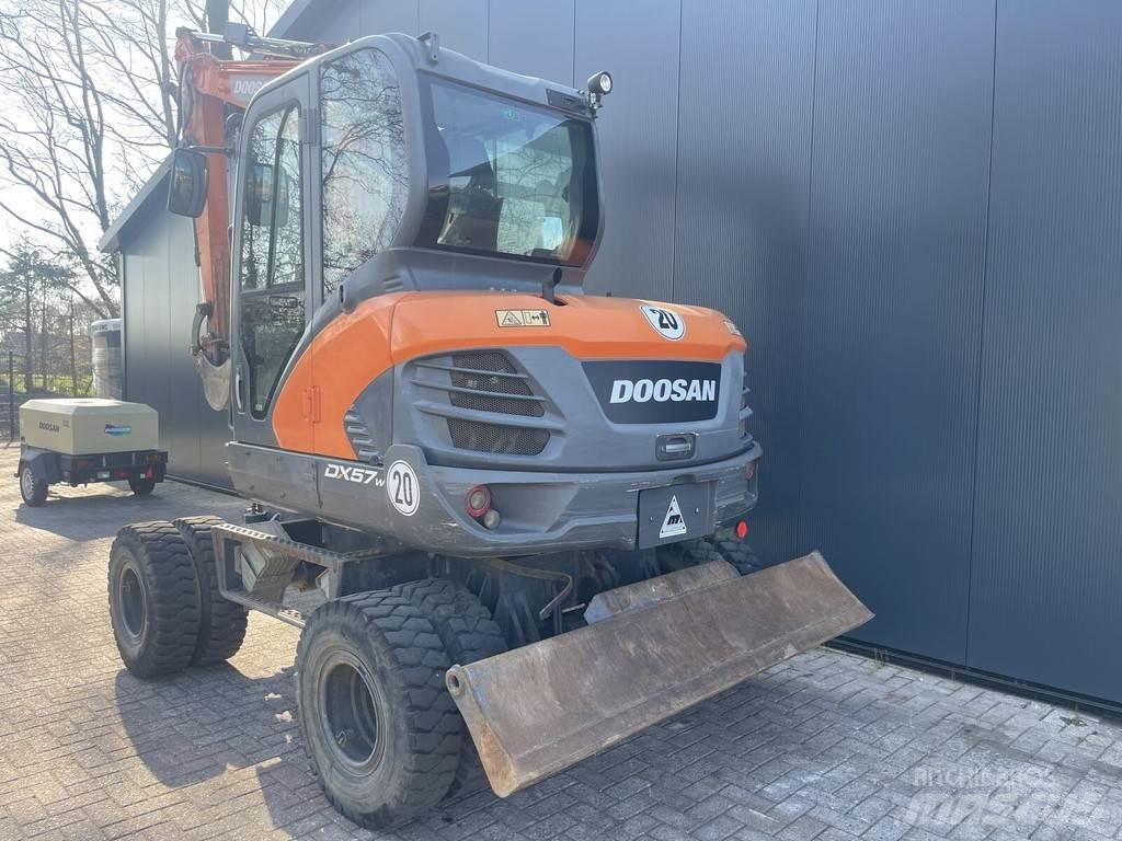 Doosan DX57W 旋轉式挖土機/掘鑿機/挖掘機