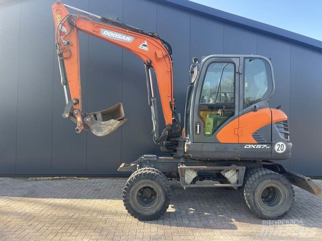 Doosan DX57W 旋轉式挖土機/掘鑿機/挖掘機