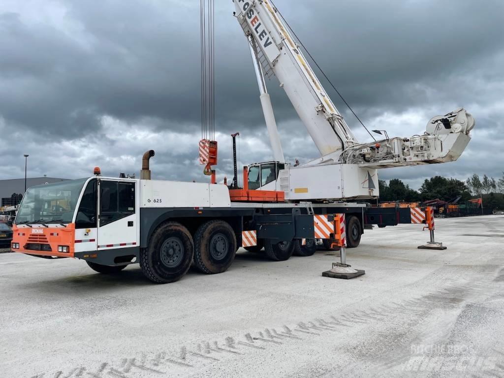 Demag AC 300 全路面起重機/吊車
